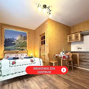 https://wesola-chatka-krupowki-37a.zakopanehotels.org